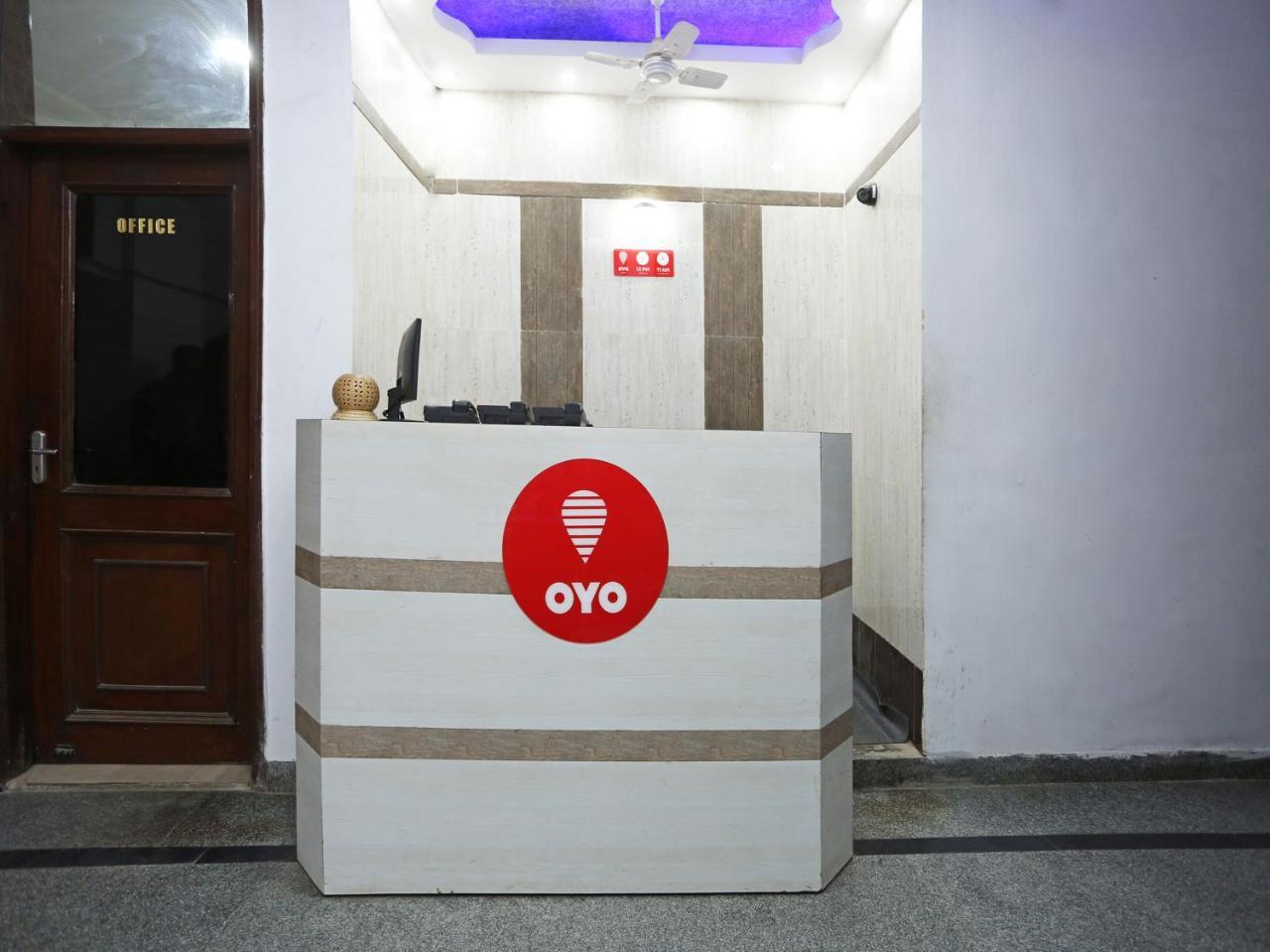 Oyo 472 Hotel Sareen Нью-Делі Екстер'єр фото