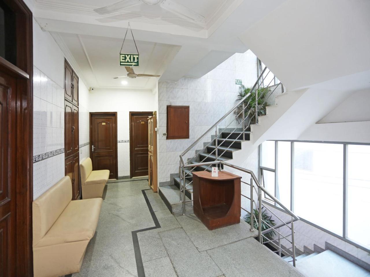 Oyo 472 Hotel Sareen Нью-Делі Екстер'єр фото