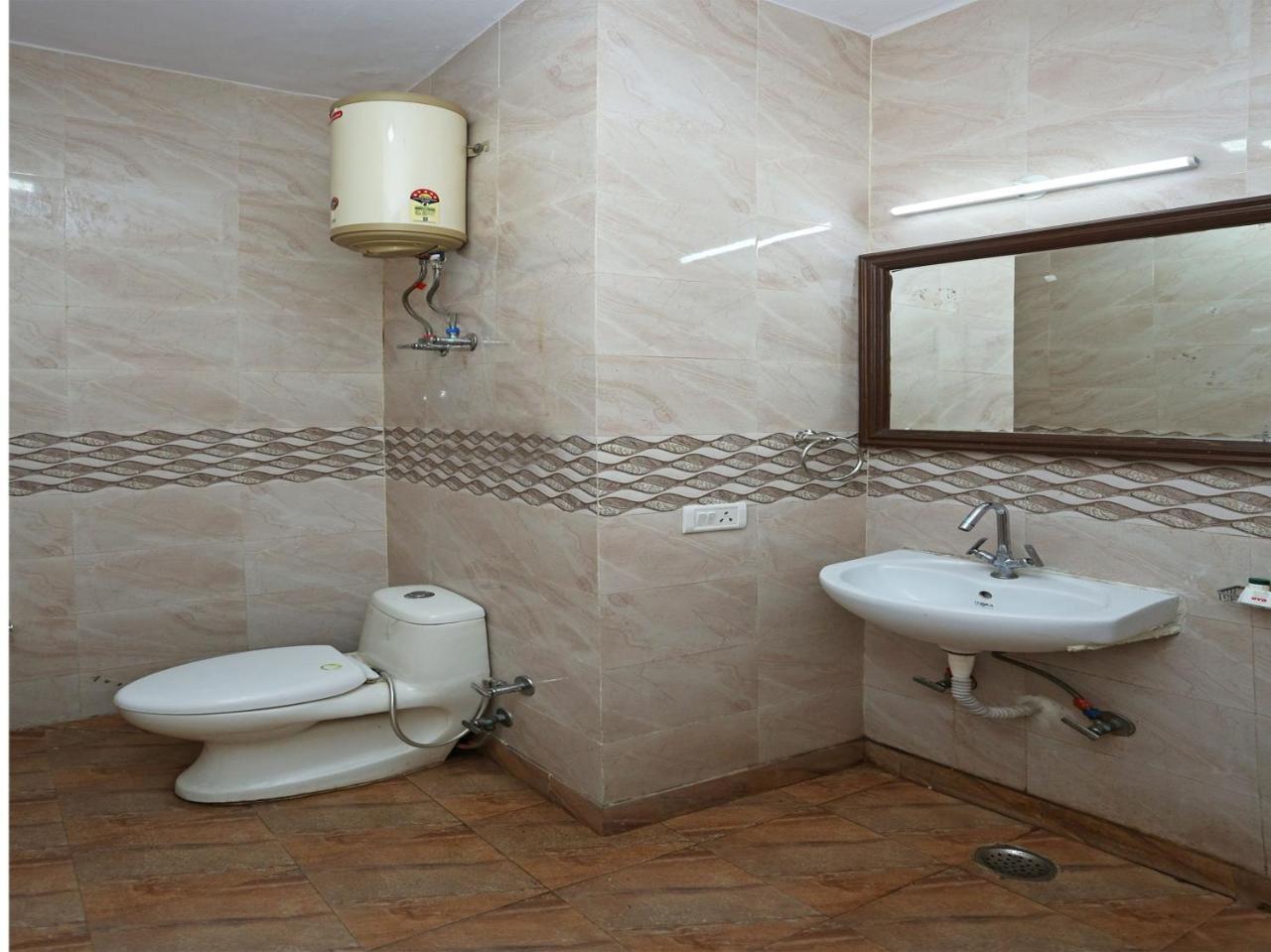 Oyo 472 Hotel Sareen Нью-Делі Екстер'єр фото