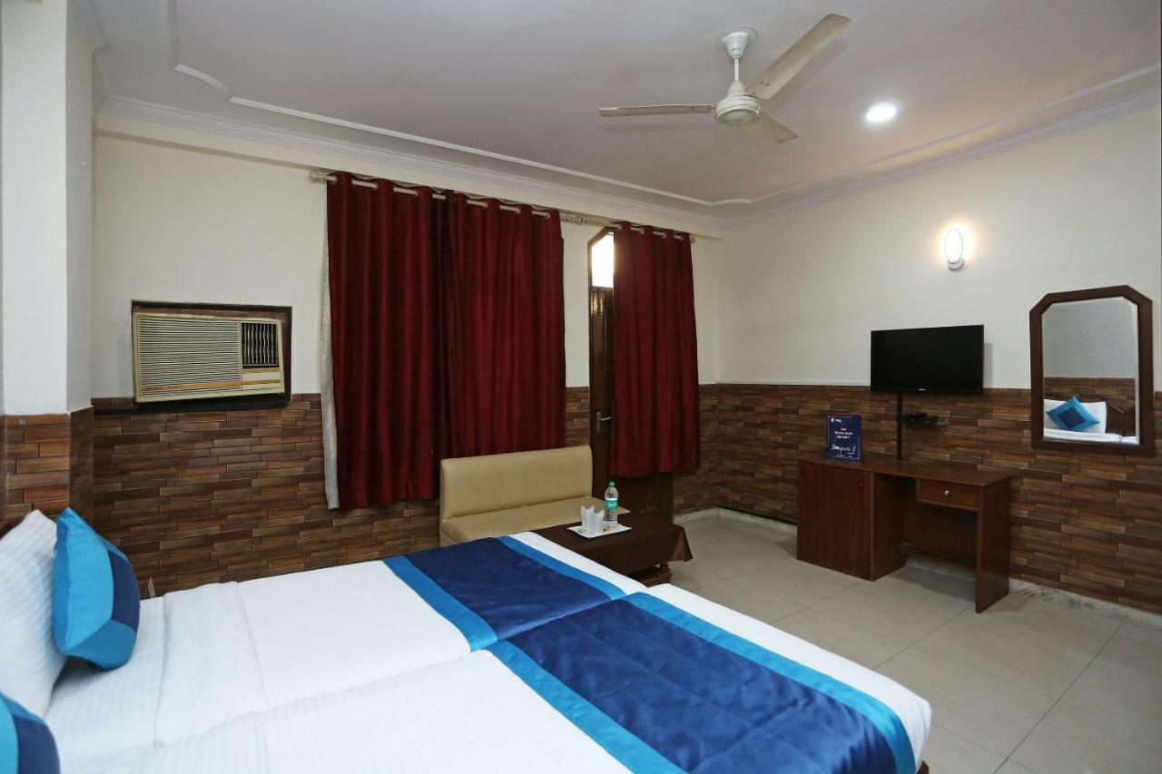 Oyo 472 Hotel Sareen Нью-Делі Екстер'єр фото